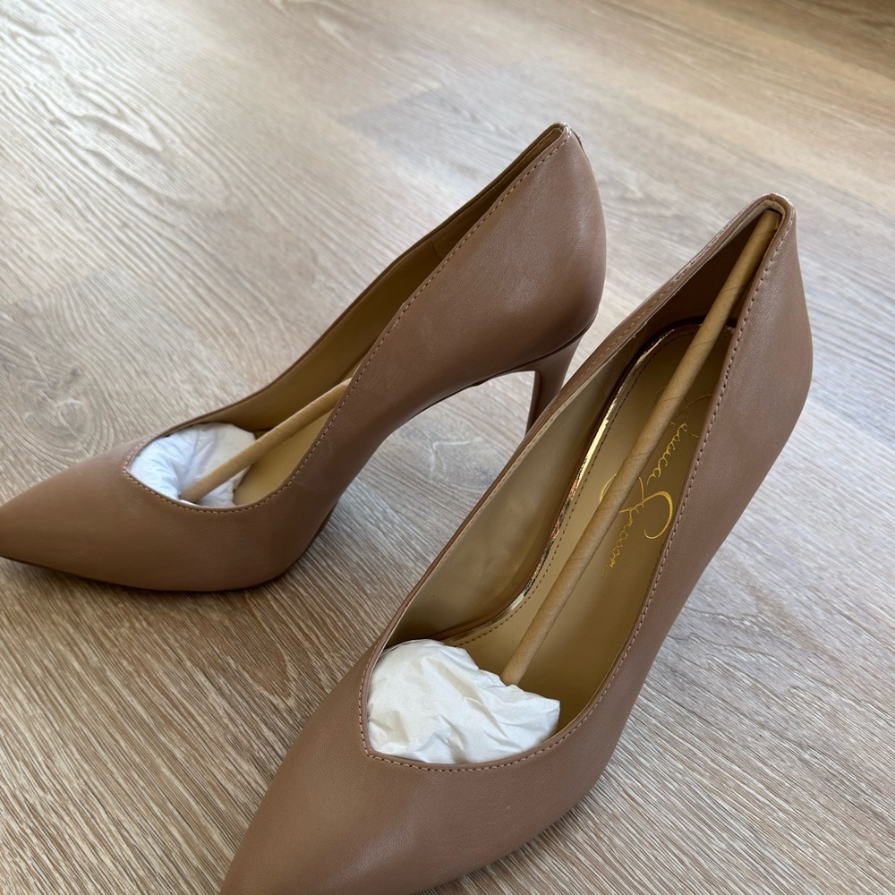 Women’s Nude pumps - Picture 2 of 6